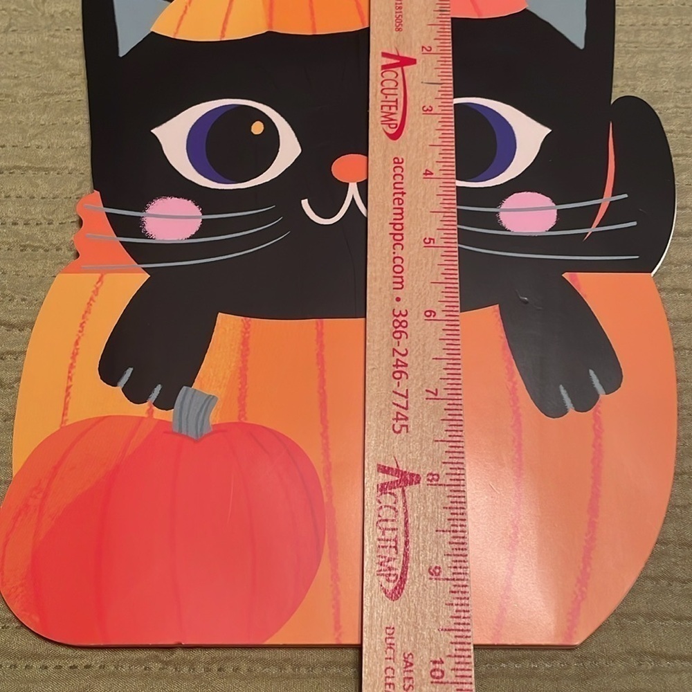 Hallmark 11 Piece Bundle of Halloween Gift Bags & Tissue Paper - Picture 12 of 16